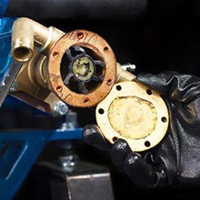 Pompe et eau à bord